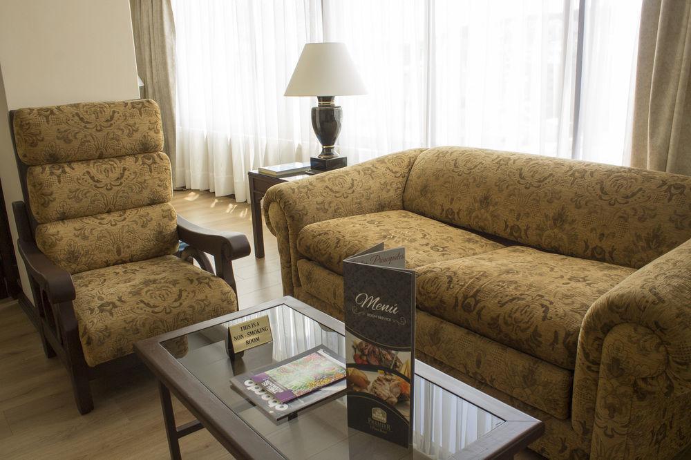 Best Western Cplaza Hotel Quito Zewnętrze zdjęcie