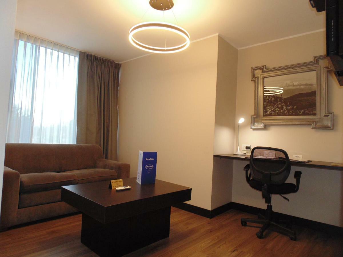 Best Western Cplaza Hotel Quito Zewnętrze zdjęcie