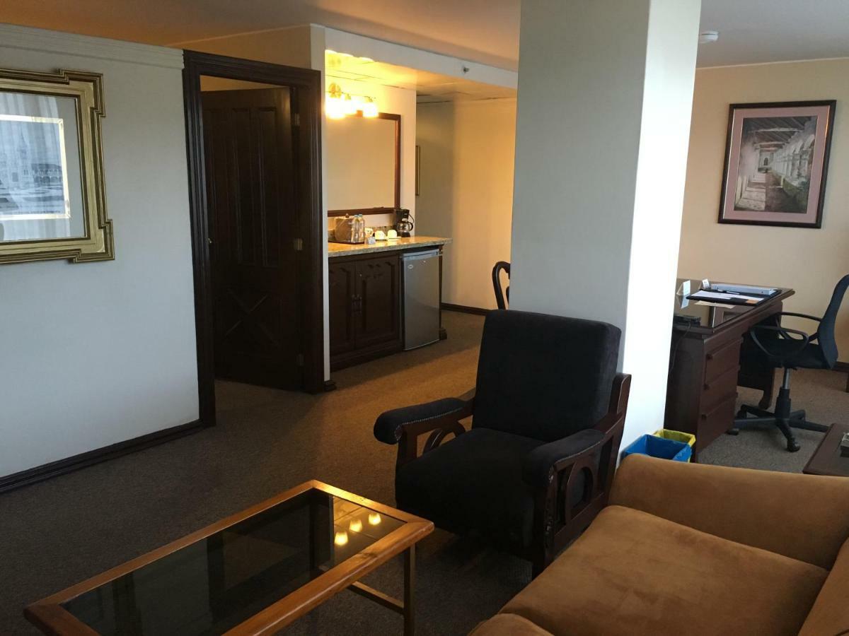 Best Western Cplaza Hotel Quito Zewnętrze zdjęcie